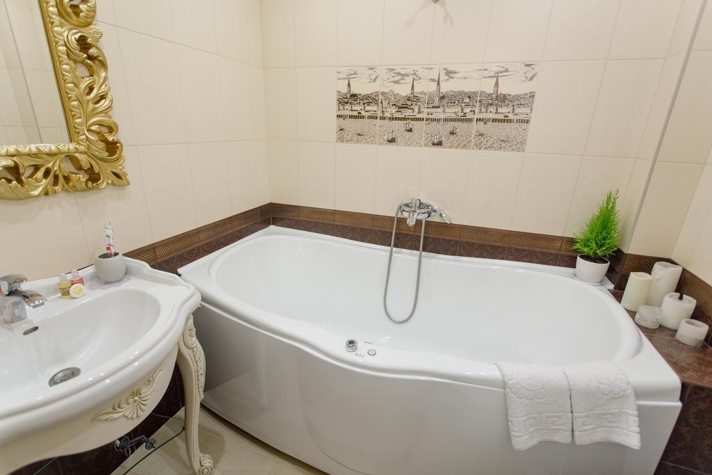 Royal Suite Apartment With Jacuzzi Sumy Exterior foto