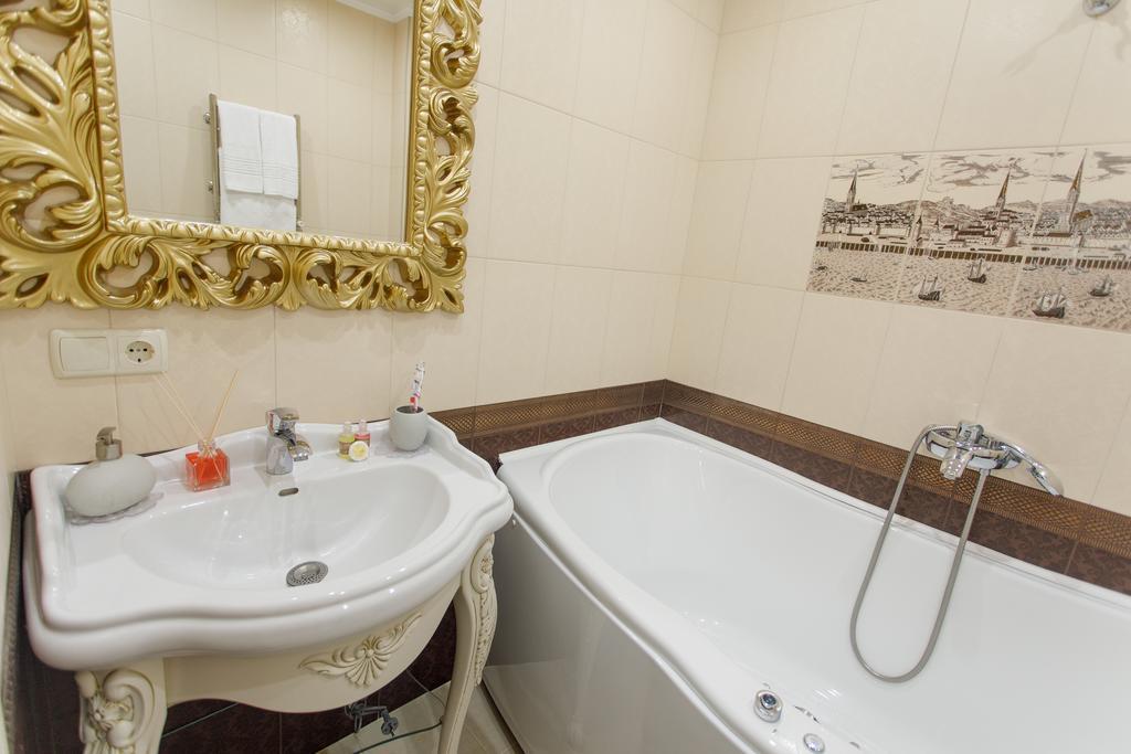 Royal Suite Apartment With Jacuzzi Sumy Exterior foto