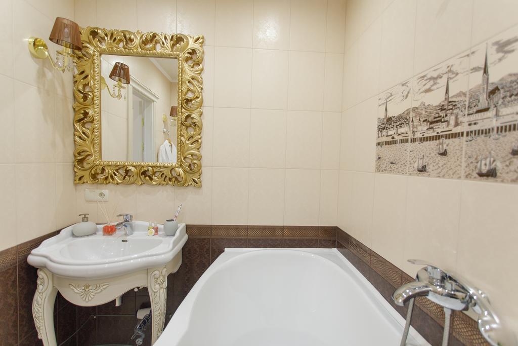 Royal Suite Apartment With Jacuzzi Sumy Exterior foto